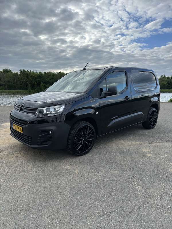 Gebruikt 2019 Citroën Berlingo MPV | € 10.000 (Duur) - Afbeelding 1/4