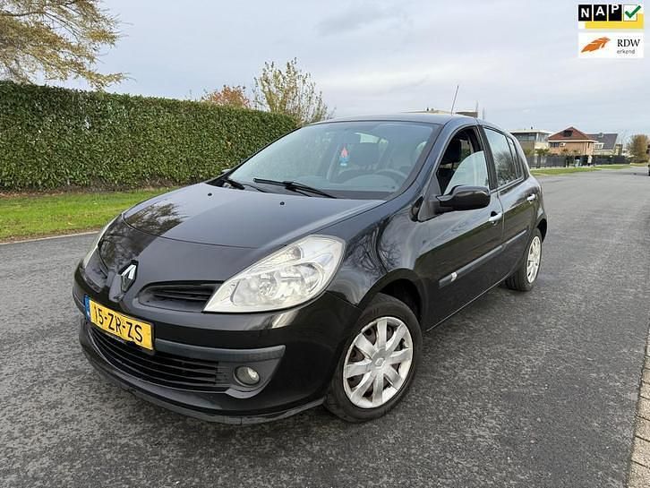 Zwart Gebruikt 2008 Renault Clio II Dynamique Hatchback | € 999 (Goede deal) - Afbeelding 1/4