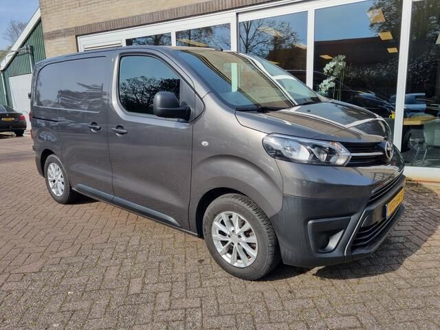 Grijs Occasion 2020 Toyota Proace Comfort MPV | € 15.750 (Eerlijke prijs) - Afbeelding 1/4