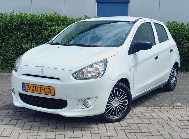 Wit Gebruikt 2014 Mitsubishi Space Star Inform Hatchback | € 4.450 (Eerlijke prijs) - Afbeelding 1/4