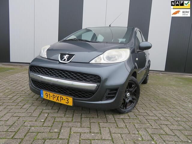 Grijs Gebruikt 2011 Peugeot 107 Hatchback | € 3.450 (Eerlijke prijs) - Afbeelding 1/4