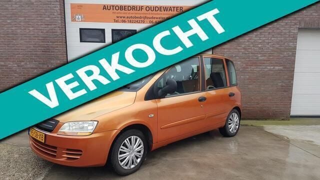 Oranje, metallic lak Gebruikt 2005 Fiat Multipla Dynamic MPV | € 1.799 - Afbeelding 1/4