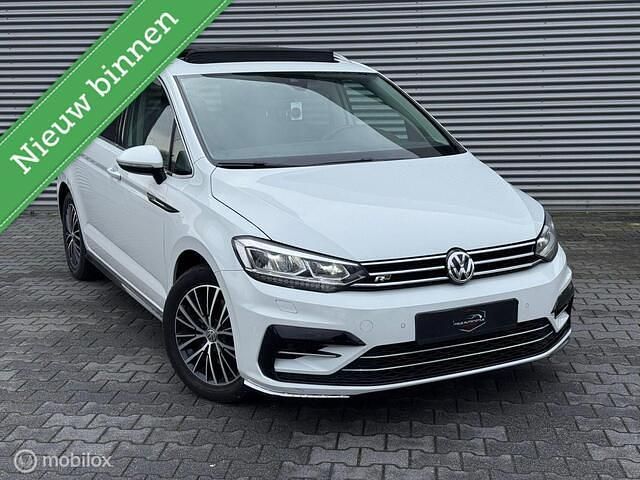 Wit Occasion 2017 VW Touran Highline MPV | € 14.900 (Eerlijke prijs) - Afbeelding 1/4