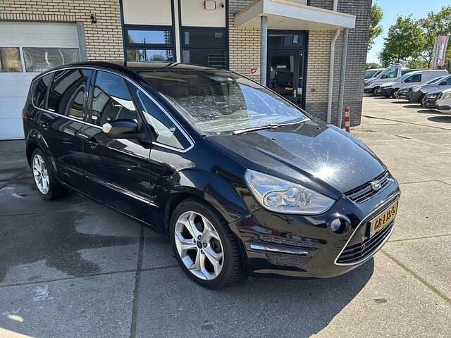 Zwart Gebruikt 2010 Ford S-MAX S MPV | € 3.750 (Eerlijke prijs) - Afbeelding 1/4
