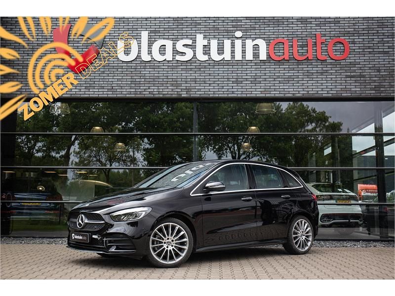 Zwart Gebruikt 2024 Mercedes B250 AMG line MPV | € 36.950 (Goede deal) - Afbeelding 1/4