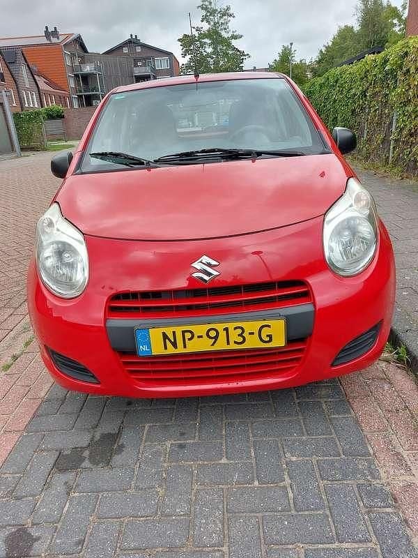 Rood Gebruikt 2010 Suzuki Alto Comfort+ Hatchback | € 2.700 (Goede deal) - Afbeelding 1/4