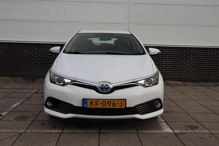 Occasion Toyota Auris Hybrid 136 PK (100 kW) 2016 Wit Hatchback