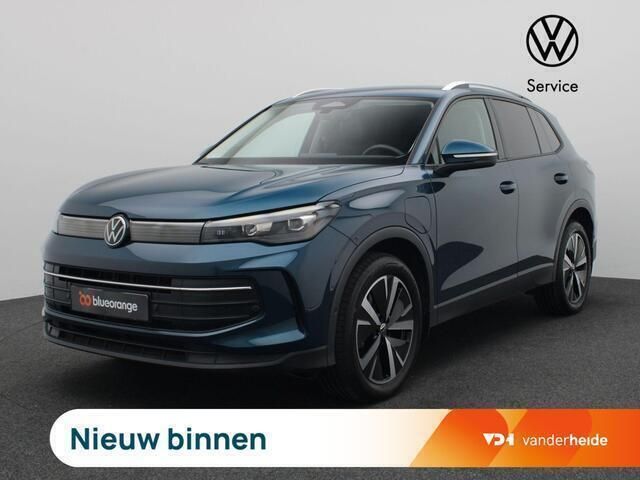 Blauw, metallic lak Gebruikt 2024 VW Tiguan Edition SUV | € 44.900 (Super prijs) - Afbeelding 1/3