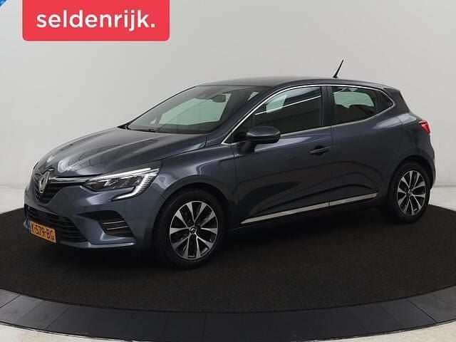 Grijs Occasion 2020 Renault Clio V Intens Hatchback | € 9.400 (Iets duurder) - Afbeelding 1/4