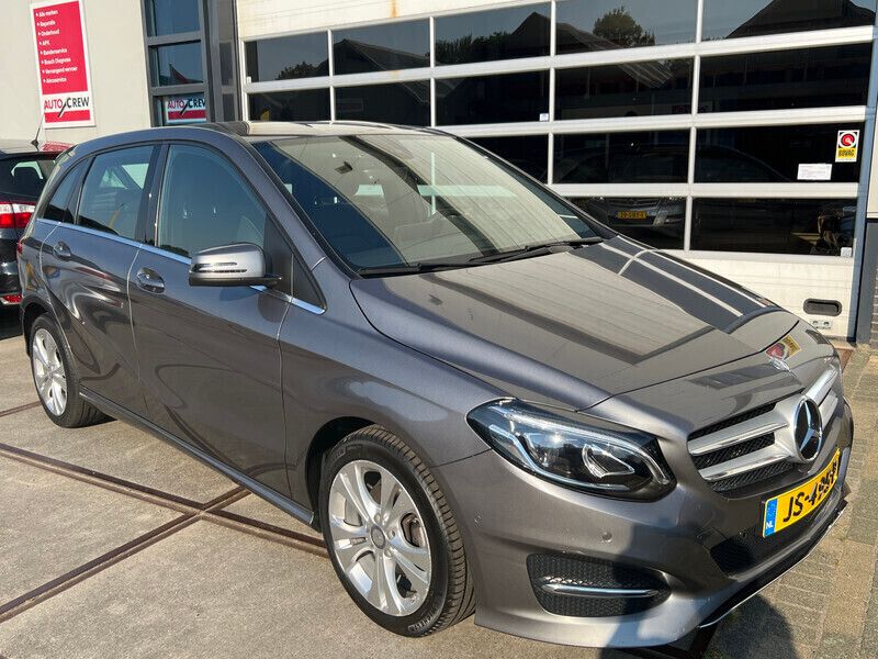 Grijs Gebruikt 2016 Mercedes B180 Ambition MPV | € 18.450 (Duur) - Afbeelding 1/4