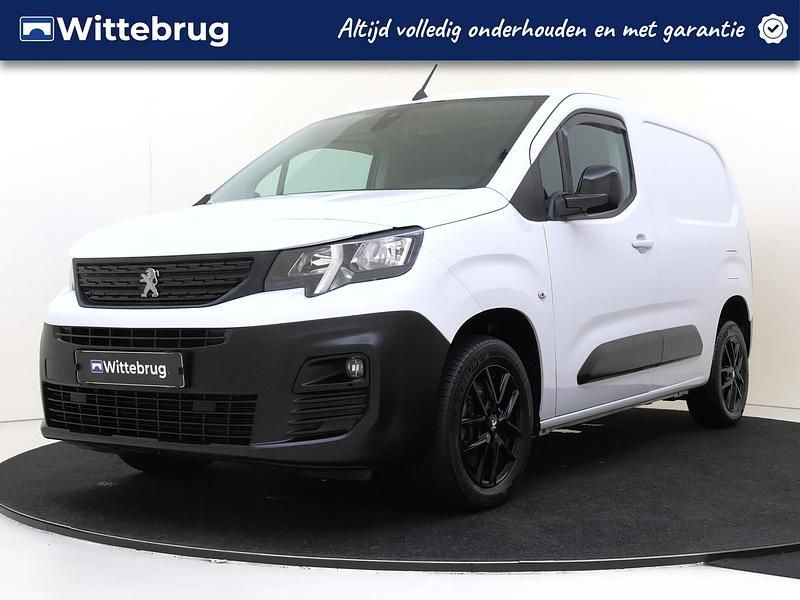 Wit Gebruikt 2023 Peugeot Partner S MPV | € 17.925 (Eerlijke prijs) - Afbeelding 1/3