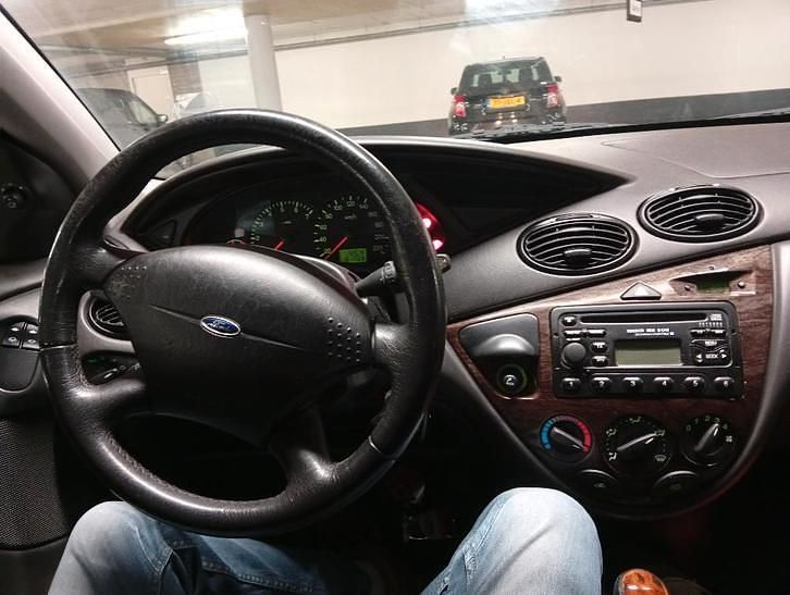 Occasion Ford Focus Ghia 100 PK (73 kW) 2000 Sedan