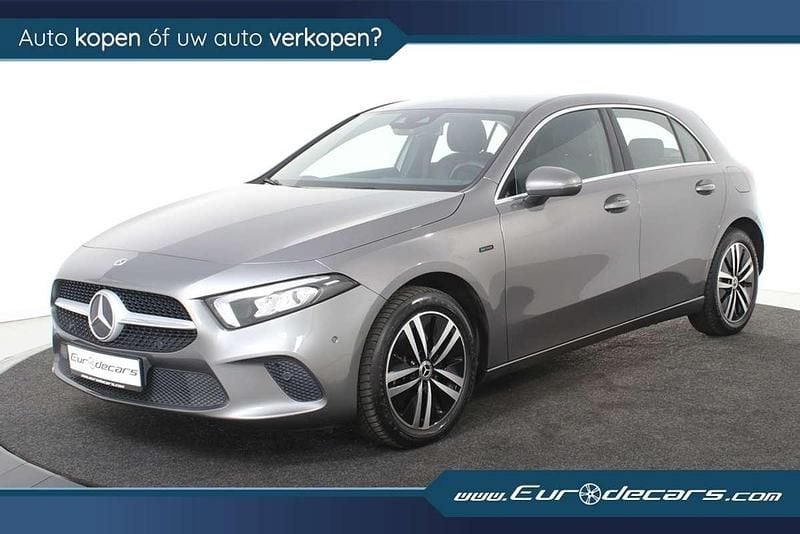Grijs Gebruikt 2021 Mercedes A250 Hatchback | € 24.500 (Super prijs) - Afbeelding 1/4