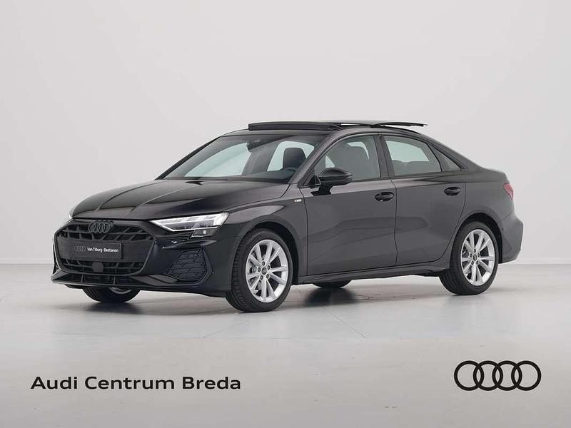 Zwart, metallic lak Nieuw 2025 Audi A3 Ambiente Sedan | € 47.348 (Eerlijke prijs) - Afbeelding 1/4