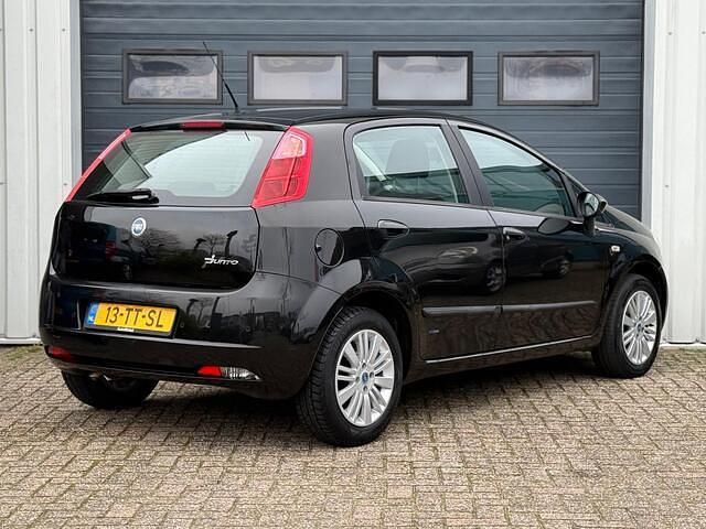 Occasion Fiat Grande Punto Dynamic 78 PK (57 kW) 2007 Zwart (metallic) Hatchback