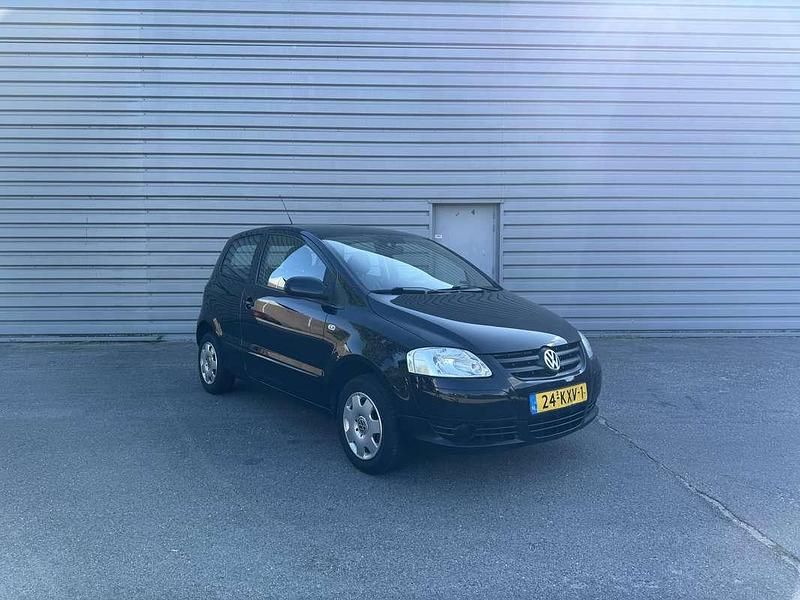 Zwart Gebruikt 2010 VW Fox Trendline Hatchback | € 1.999 (Eerlijke prijs) - Afbeelding 1/4