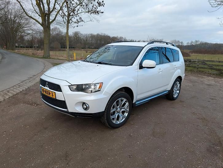 Wit Occasion 2010 Mitsubishi Outlander Edition SUV | € 6.125 (Eerlijke prijs) - Afbeelding 1/4