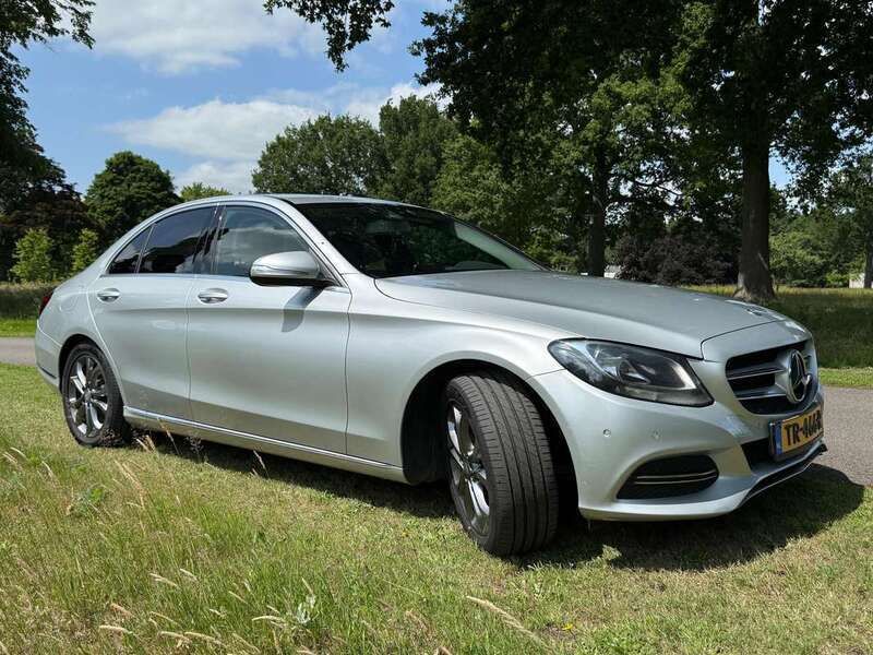 Grijs Gebruikt 2014 Mercedes C220 Prestige Sedan | € 13.499 (Eerlijke prijs) - Afbeelding 1/4