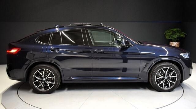 Occasion BMW X4 M Sport 245 PK (180 kW) 2024 Zwart SUV