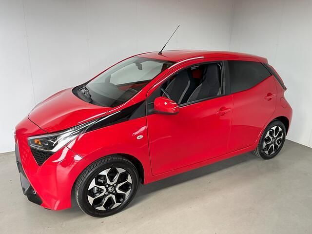 Occasion Toyota Aygo 74 PK (54 kW) 2020 Rood Hatchback