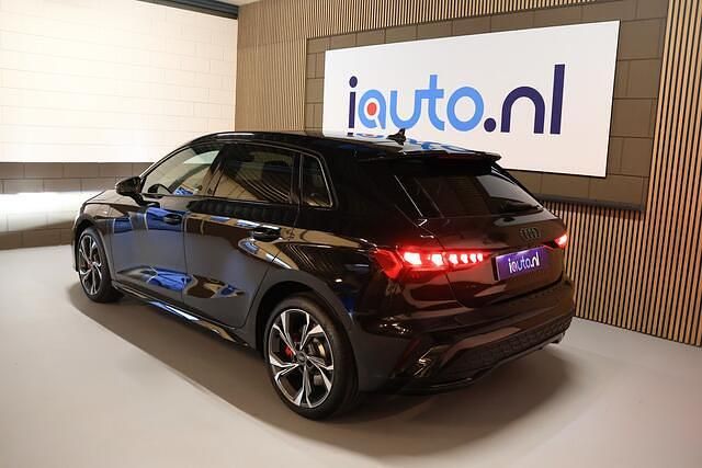 Nieuw Audi A3 Sportback Competition 272 PK (200 kW) 2025 Grijs Hatchback