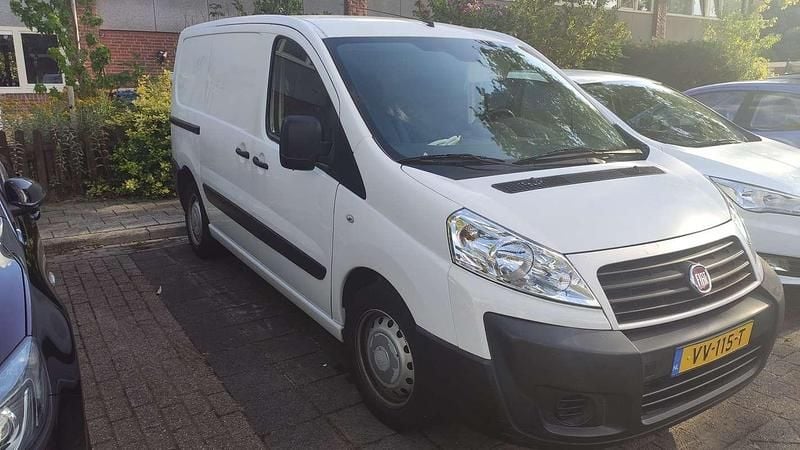 Wit Gebruikt 2016 Fiat Strada Van | € 5.445 - Afbeelding 1/4