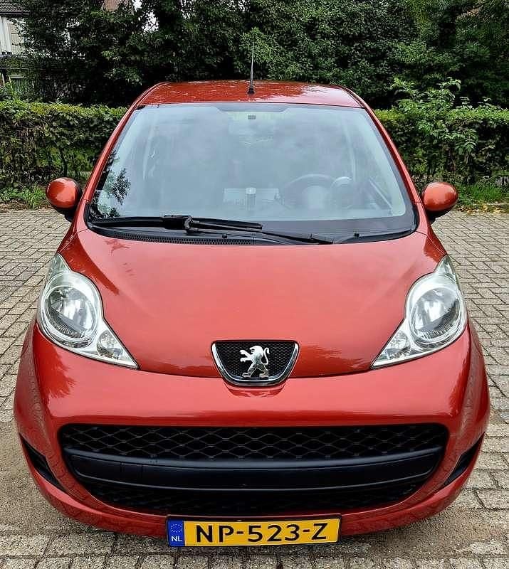 Oranje Gebruikt 2009 Peugeot 107 Hatchback | € 2.499 (Eerlijke prijs) - Afbeelding 1/4