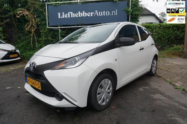Wit Gebruikt 2018 Toyota Aygo Hatchback | € 9.450 (Eerlijke prijs) - Afbeelding 1/4