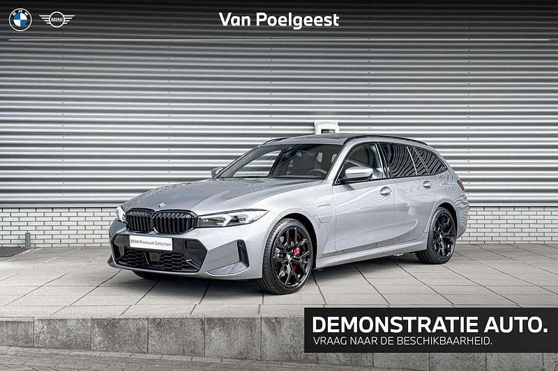 Skyscraper grey metallic (c4w) (grijs metallic) Gebruikt 2025 BMW 330e Basis Stationwagen | € 64.900 (Duur) - Afbeelding 1/4