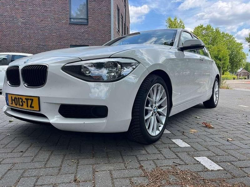 Wit Gebruikt 2014 BMW 114 M Sport Hatchback | € 6.500 (Eerlijke prijs) - Afbeelding 1/4