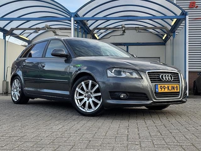 Occasion Audi A3 Sportback S-Line 2010 Grijs (metallic) Hatchback