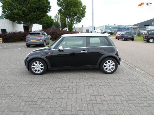 Zwart Gebruikt 2002 Mini Cooper Pepper Hatchback | € 1.250 (Duur) - Afbeelding 1/4