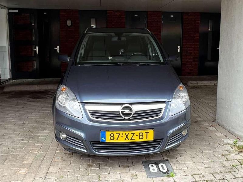 Blauw Gebruikt 2007 Opel Zafira Executive MPV | € 2.650 (Eerlijke prijs) - Afbeelding 1/4