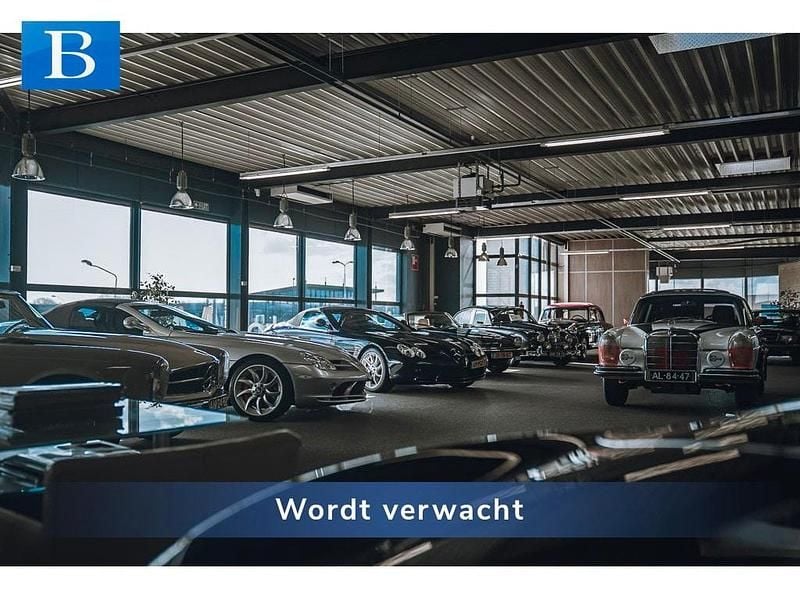 Zilver Gebruikt 2024 Mercedes E300 AMG line Sedan | € 55.900 (Goede deal) - Afbeelding 1/1