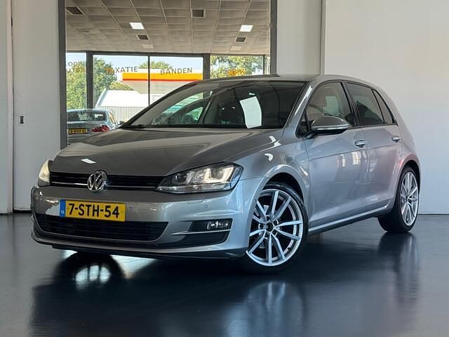 Grijs Gebruikt 2013 VW Golf VII Highline Hatchback | € 7.900 - Afbeelding 1/4