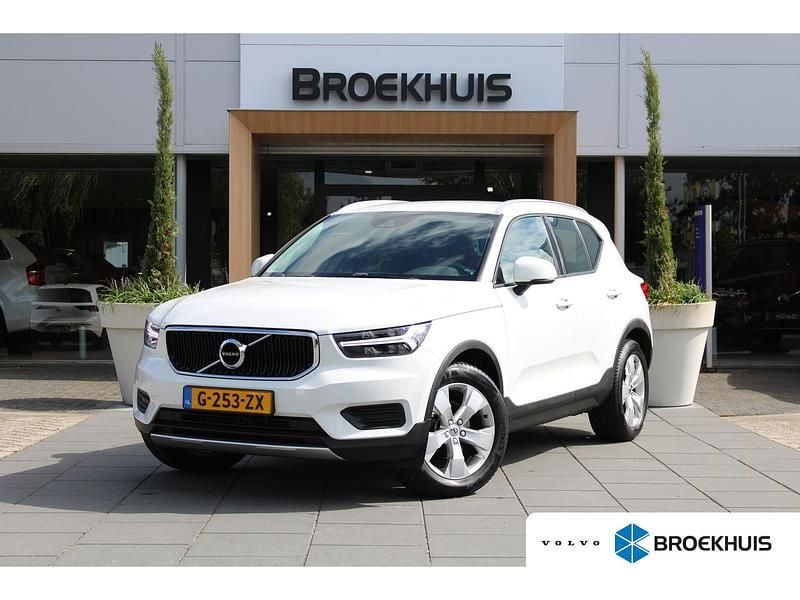 Wit Gebruikt 2020 Volvo XC40 Momentum SUV | € 30.395 (Eerlijke prijs) - Afbeelding 1/4