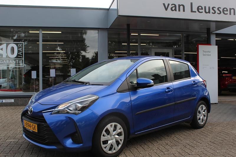 Blauw Gebruikt 2020 Toyota Yaris Active Hatchback | € 16.900 (Eerlijke prijs) - Afbeelding 1/4