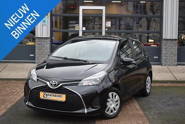 Zwart Gebruikt 2016 Toyota Yaris Hatchback | € 10.450 (Goede deal) - Afbeelding 1/4
