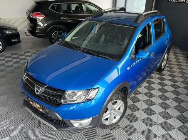 Blauw Gebruikt 2016 Dacia Sandero Stepway Hatchback | € 8.990 (Super prijs) - Afbeelding 1/4