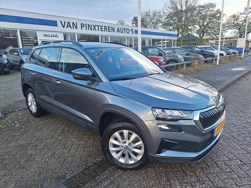 Grijs Gebruikt 2023 Skoda Karoq Ambition SUV | € 23.950 (Eerlijke prijs) - Afbeelding 1/4