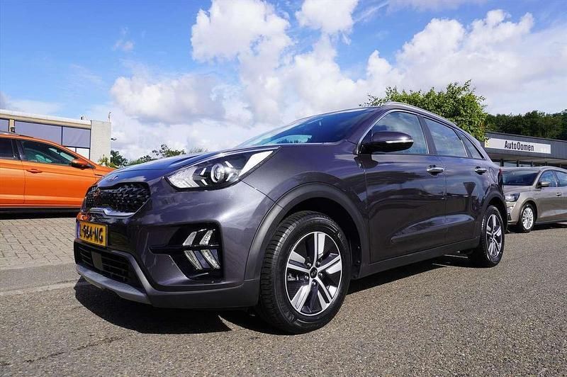 Grijs Gebruikt 2021 Kia Niro SUV | € 24.945 (Goede deal) - Afbeelding 1/4