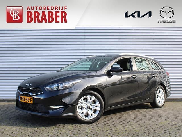 Zwart Gebruikt 2025 Kia Ceed Sportswagon Comfort Stationwagen | € 25.950 (Iets duurder) - Afbeelding 1/4