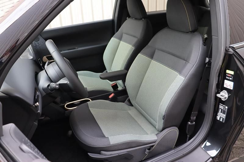 Nieuw Mini Cooper Essential 135 kW (184 PK) 2026 Zwart Hatchback