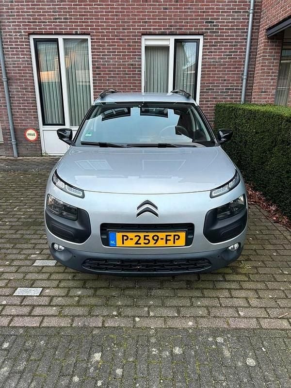Gebruikt 2017 Citroën C4 Cactus PureTech Hatchback | € 4.750 (Super prijs) - Afbeelding 1/4