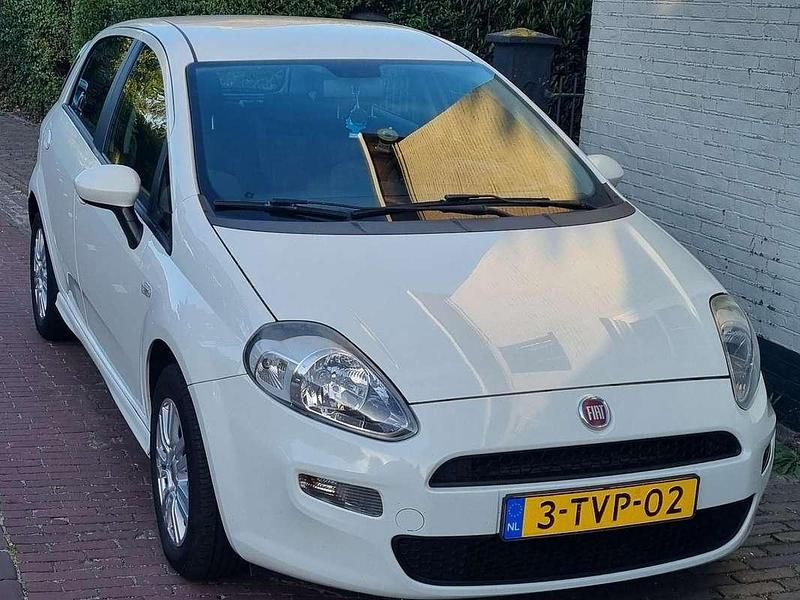 Wit Gebruikt 2014 Fiat Punto Street Hatchback | € 2.600 (Super prijs) - Afbeelding 1/4