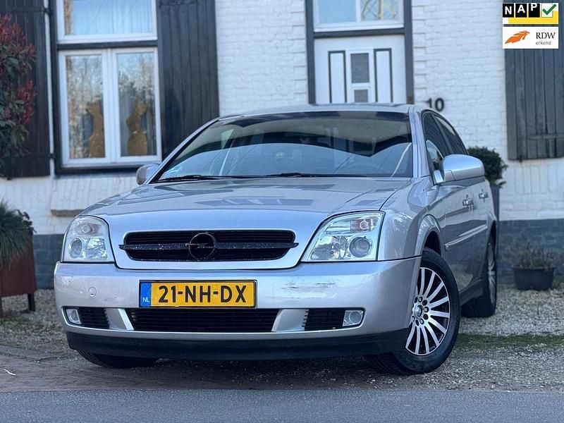 Grijs Gebruikt 2003 Opel Vectra Elegance Sedan | € 2.950 (Iets duurder) - Afbeelding 1/4