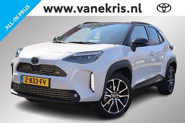 Grijs Gebruikt 2024 Toyota Yaris Cross Sport SUV | € 34.944 (Iets duurder) - Afbeelding 1/4