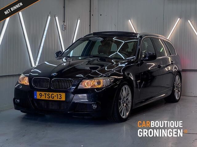 Zwart, metallic lak Gebruikt 2011 BMW 335 Executive Stationwagen | € 11.990 (Duur) - Afbeelding 1/4
