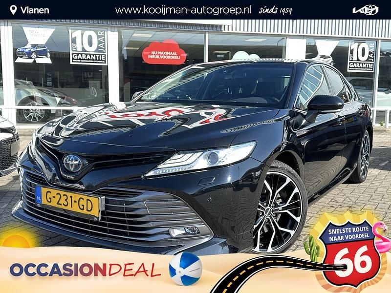Zwart Gebruikt 2019 Toyota Camry Premium Sedan | € 24.950 (Eerlijke prijs) - Afbeelding 1/4