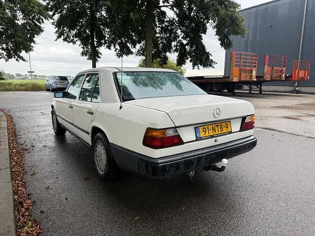 Occasion Mercedes E230 136 PK (100 kW) 1985 Wit Sedan